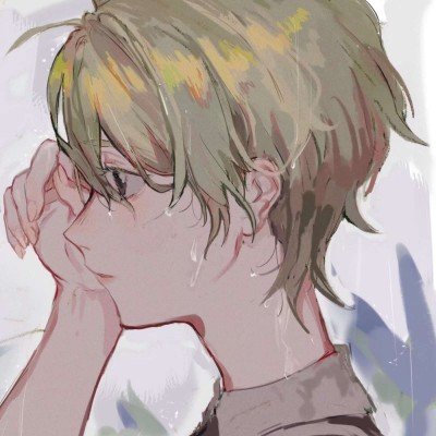 老人烧杨絮险些点着全村